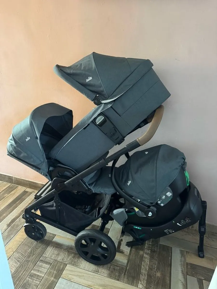 Joie Chrome DLX Trio 3-in-1 Travel System with i-Snug 2 i-Size R129 Car Seat Moonlight - Image 1