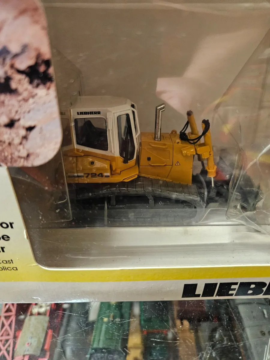 Corgi Norscot Liebherr Crawler Tractor - Image 4