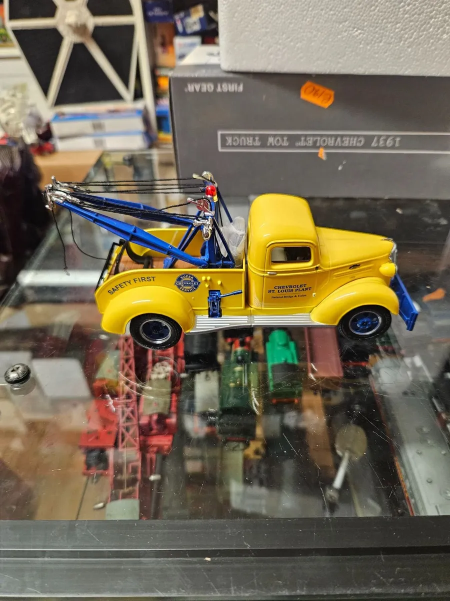 Corgi First Gear Chevrolet Pickup Truck Wrecker 1. - Image 2