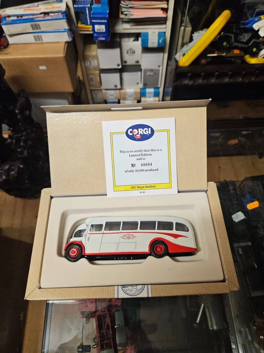 Corgi Bus - Image 1