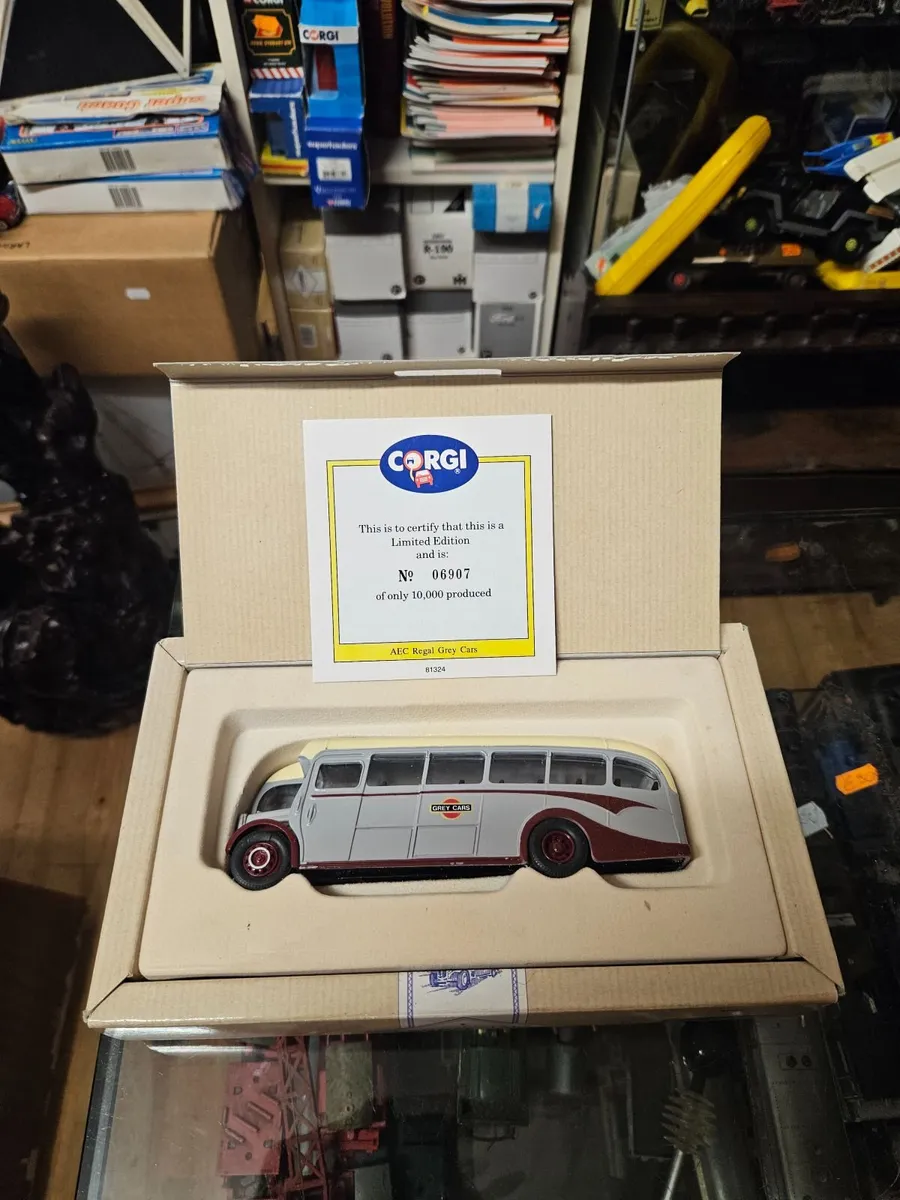 Corgi Bus - Image 1