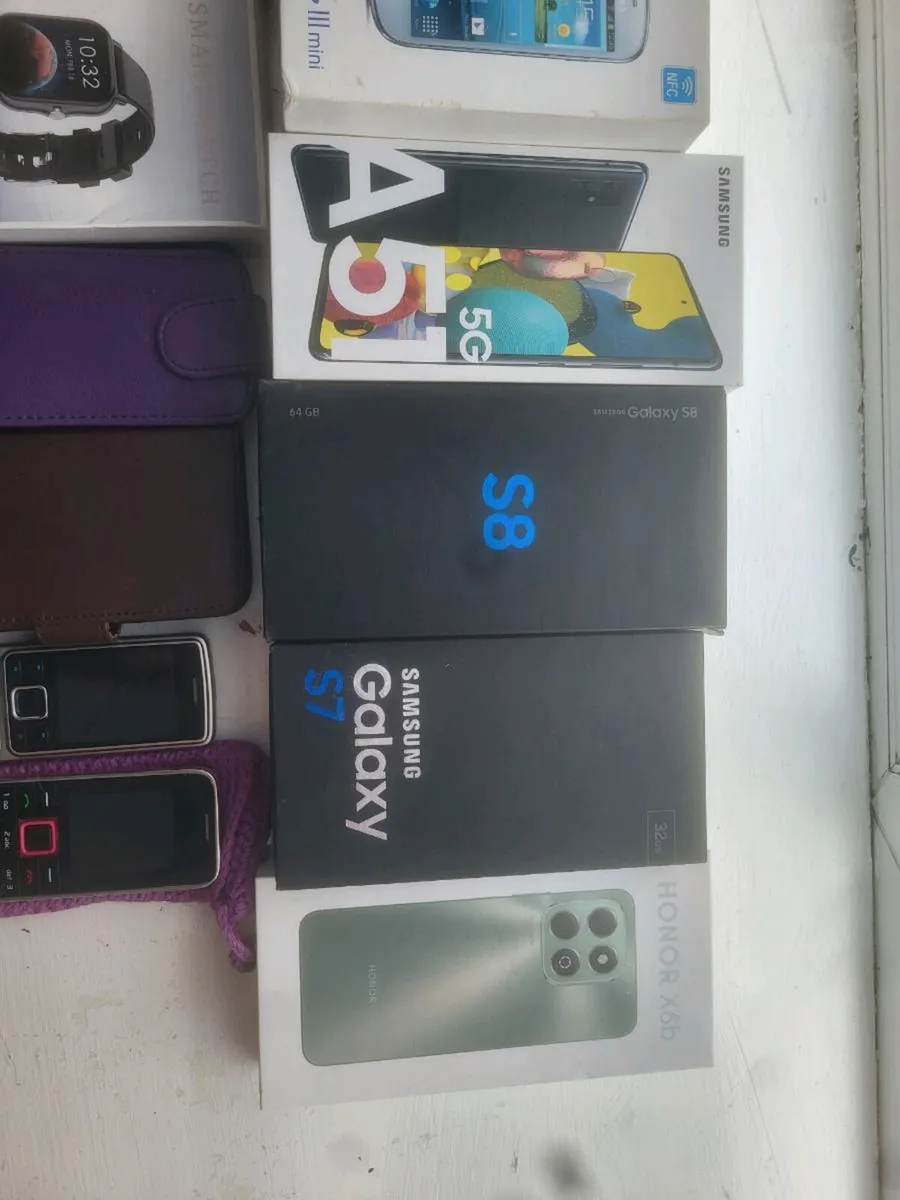 Mobile phones - Image 1