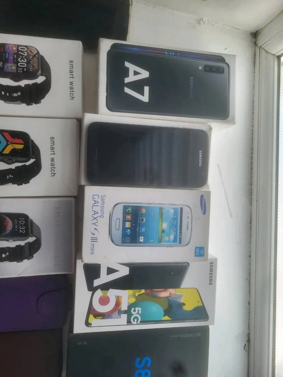 Mobile phones - Image 2