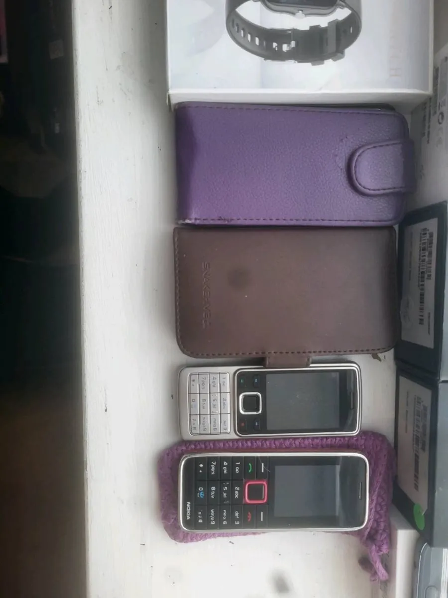 Mobile phones - Image 4