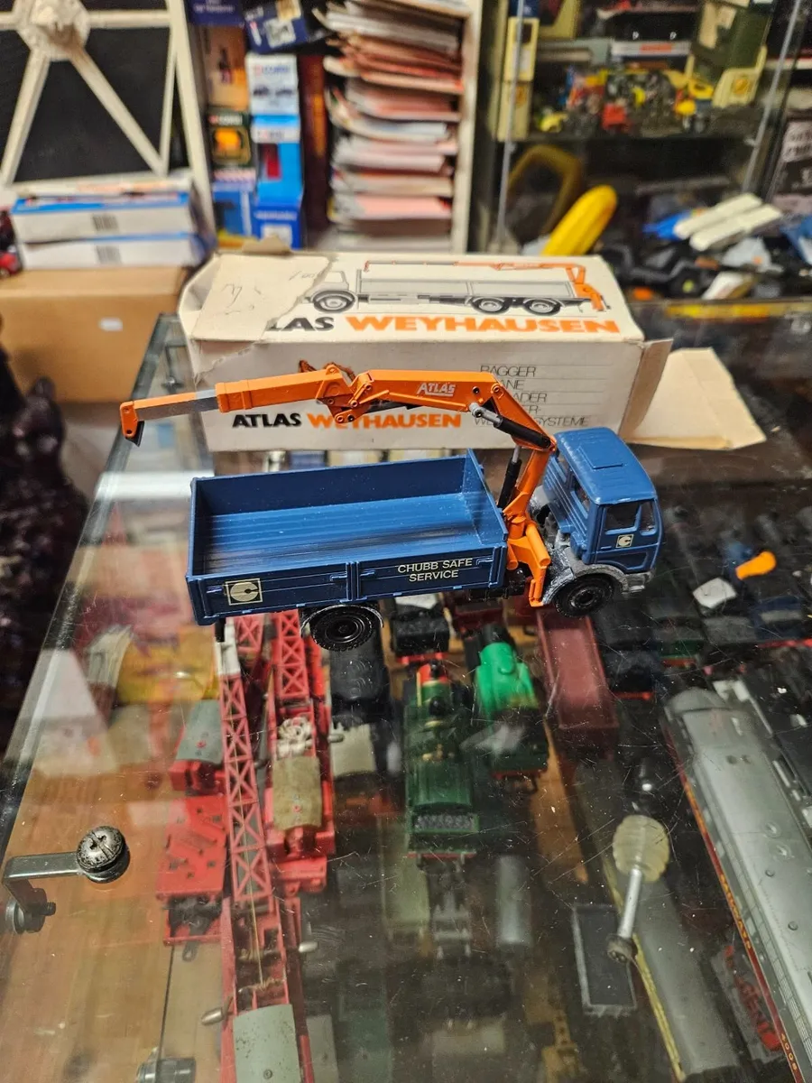 Corgi Conrad Mercedes Truck with Crane - Image 2