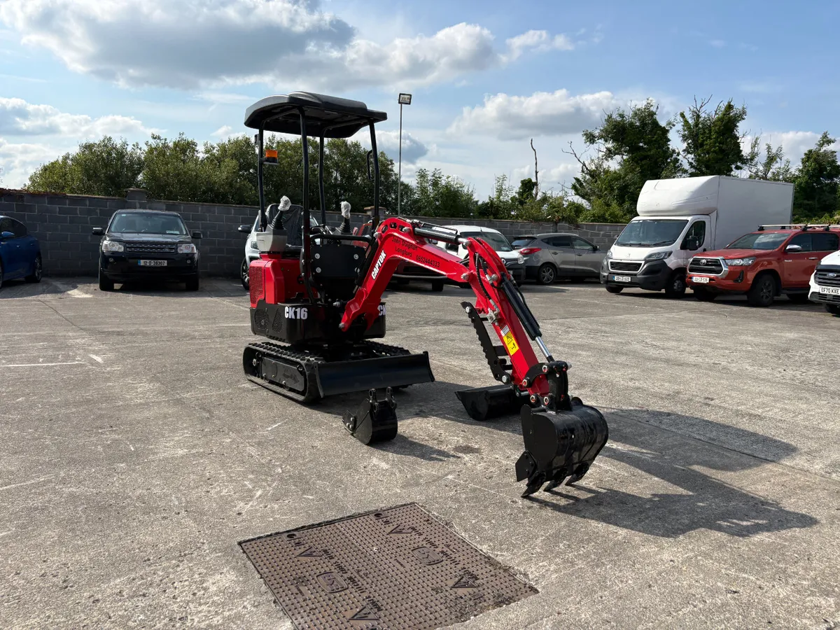 kUBOTA POWERED CAPTOK CK16 MINI EXCAVATOR - Image 2