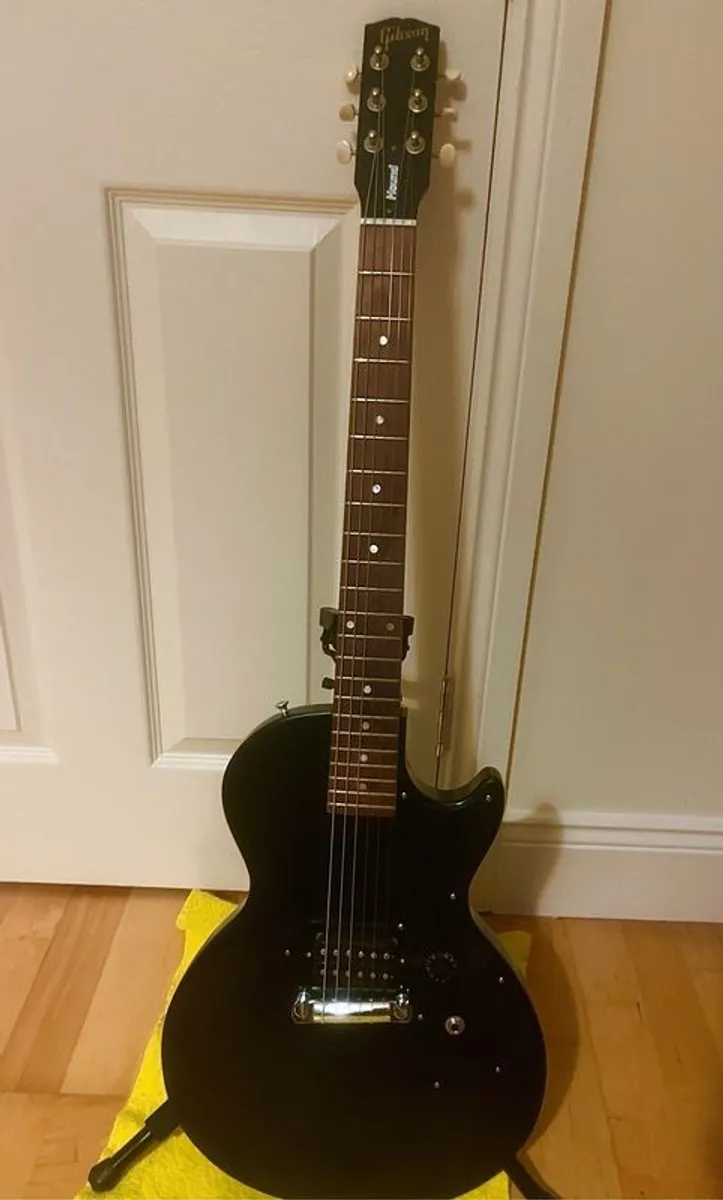 Gibson Guitar Electric Single Cut Melody Maker USA 2011  model for sale in Satin black. - Image 1