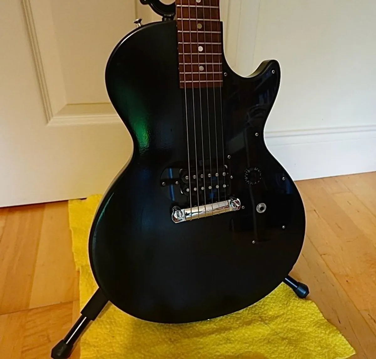 Gibson Guitar Electric Single Cut Melody Maker USA 2011  model for sale in Satin black. - Image 4