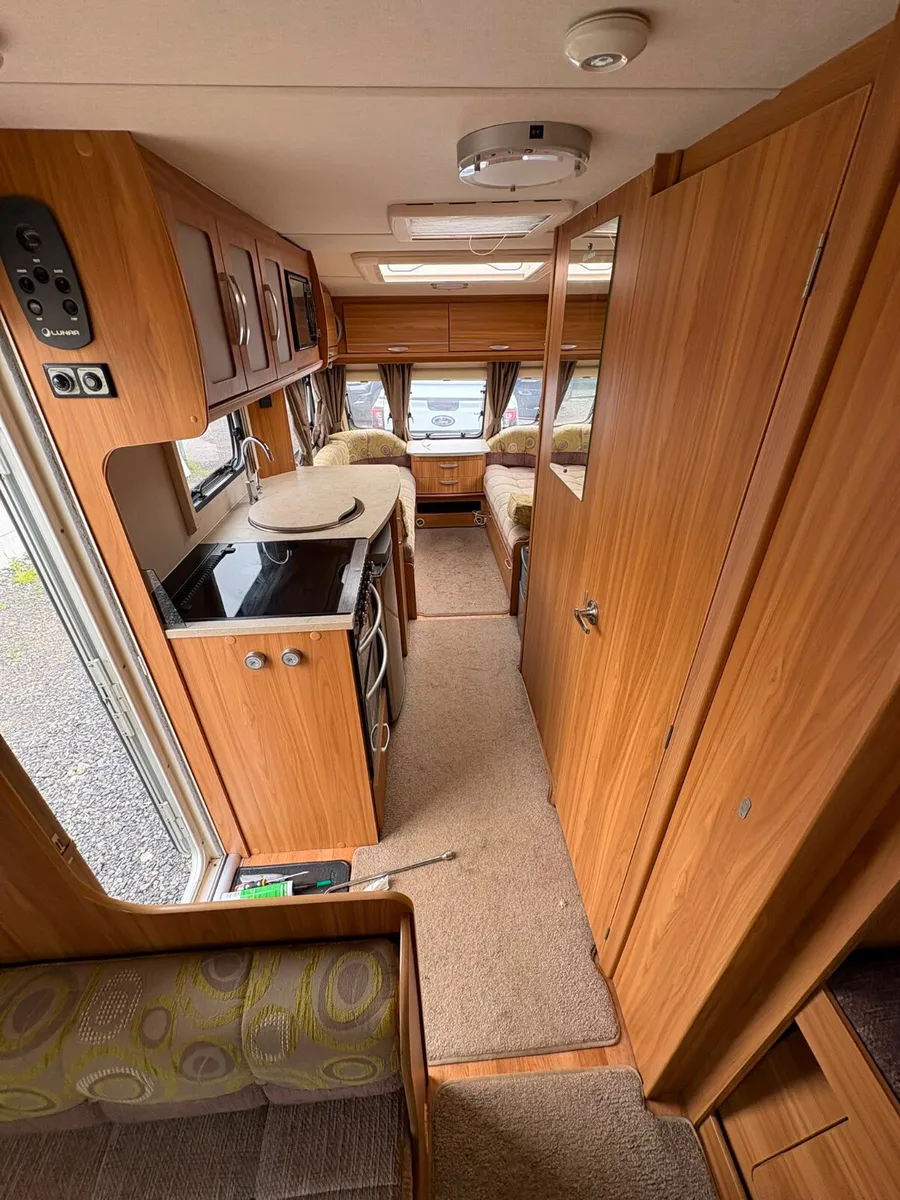 Lunar Ultima 6berth with fixed Bunkbed - Image 4