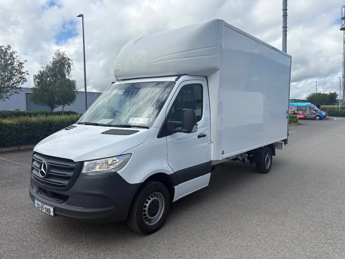 Mercedes-Benz Sprinter 2023 - Image 1