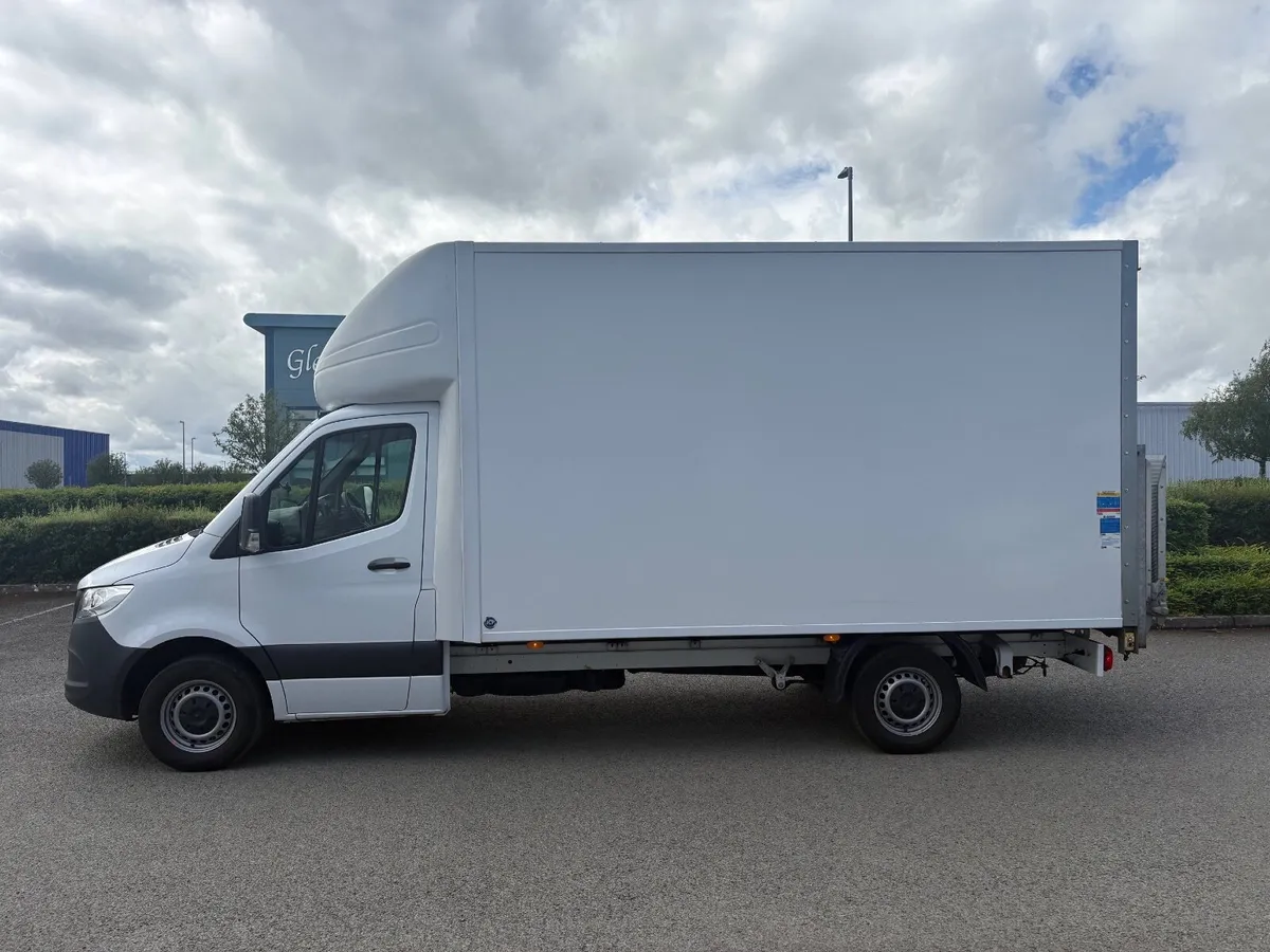 Mercedes-Benz Sprinter 2023 - Image 4