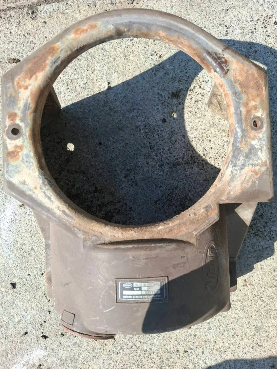 Vicon fertiliser spreader drive cover - Image 3