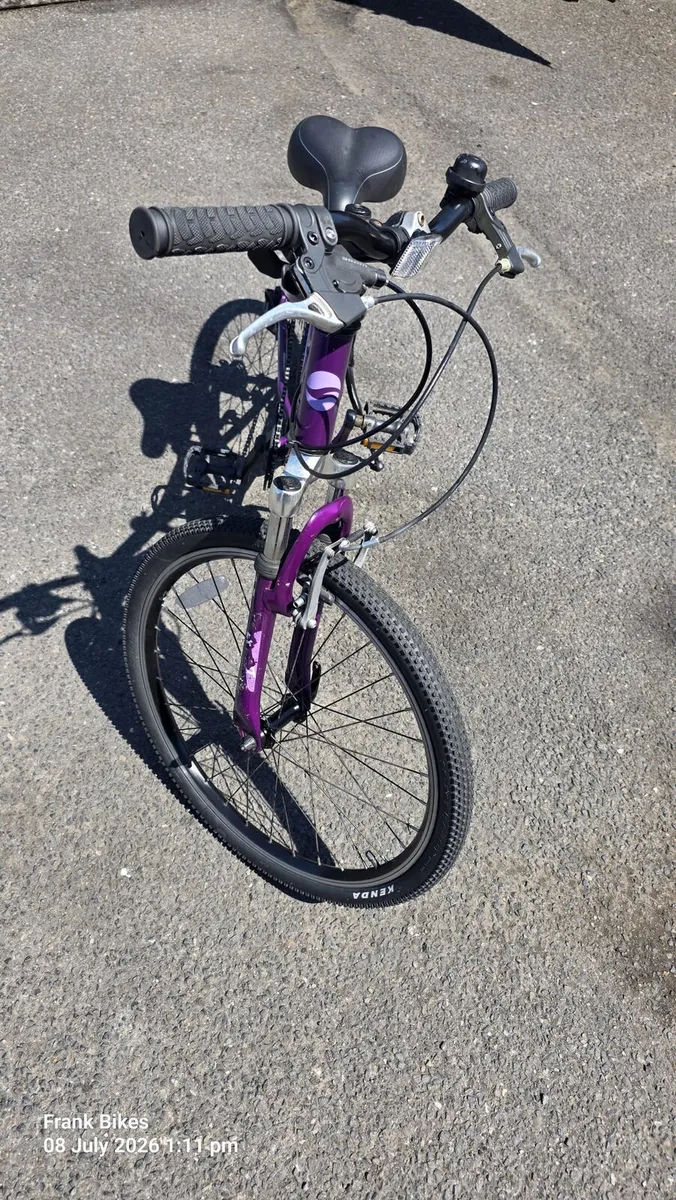 Giant 24" Hybrid Bike – 8 Speed - Image 2