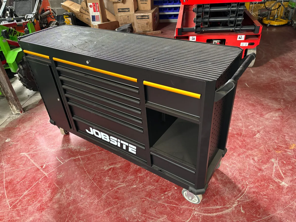 Heavy Duty Powder Coated 66' Tool Station - Image 4