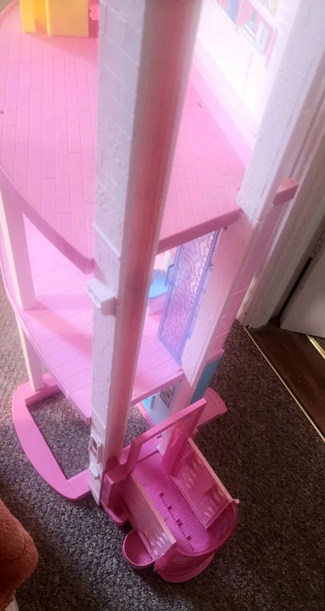 ON HOLD... Barbie dream doll house - Image 3
