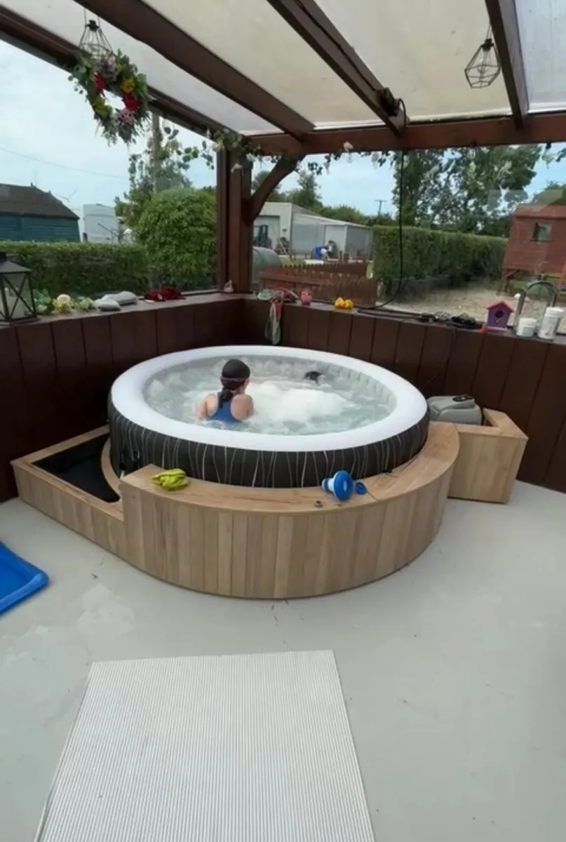 Hot tub surround kit - Image 1