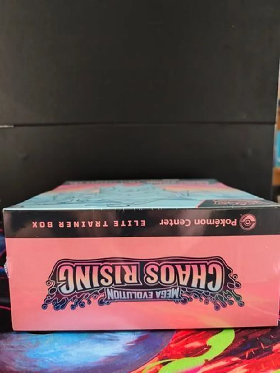 Pokemon Center Chaos Rsing ETB Sealed - Image 2