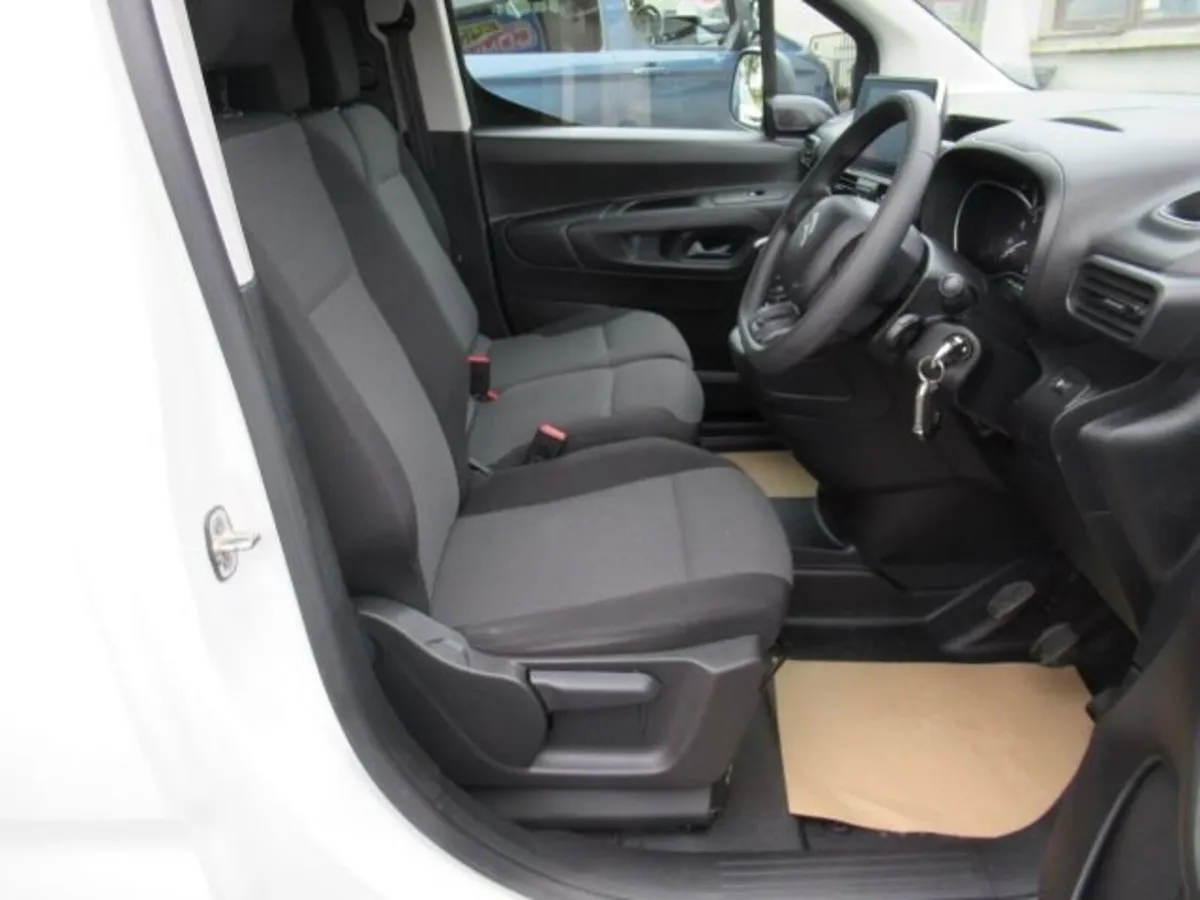 1.5 BlueHDi 1000 Enterprise Edition M Panel Van 5d - Image 3