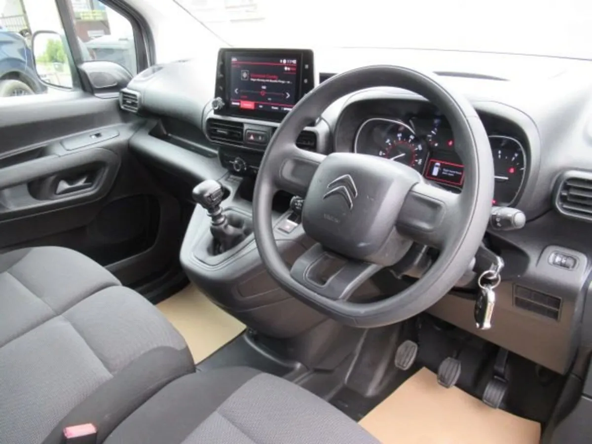 1.5 BlueHDi 1000 Enterprise Edition M Panel Van 5d - Image 4