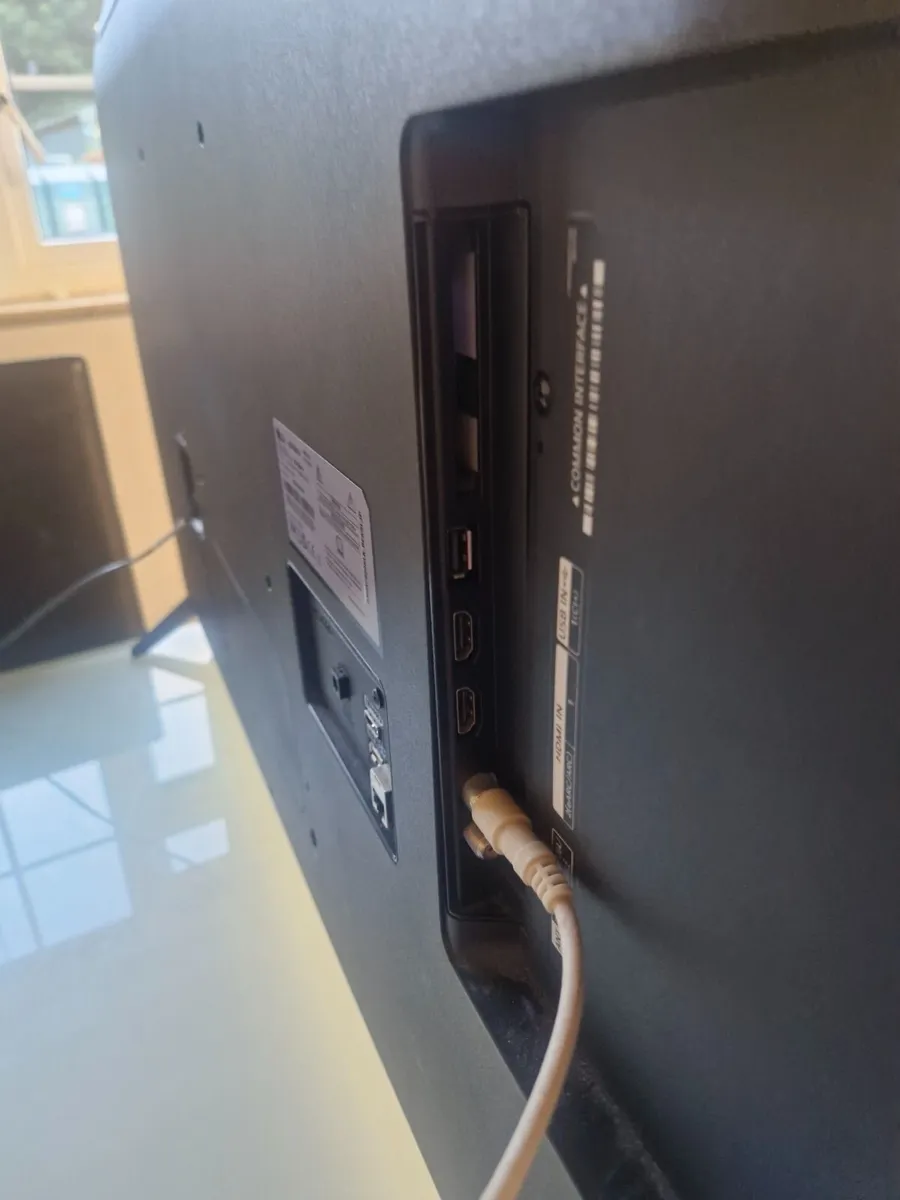 LG 43IN SMART TV - Image 4