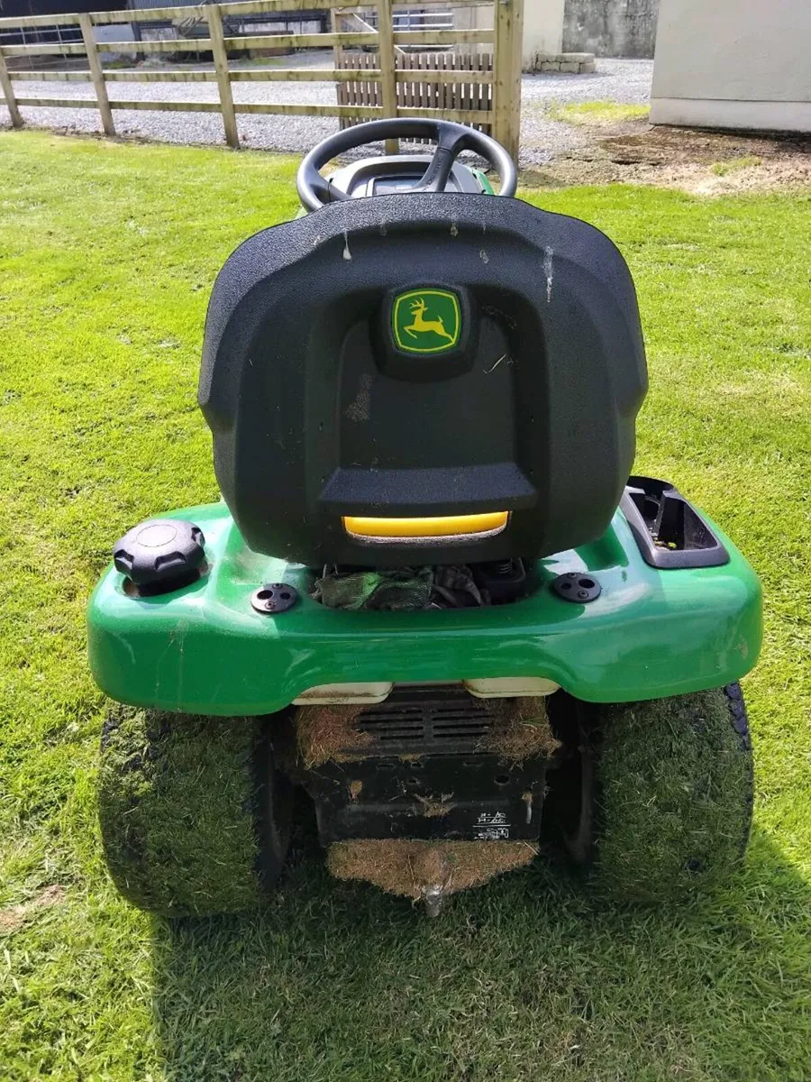 John deer lawnmower 300 mower - Image 1