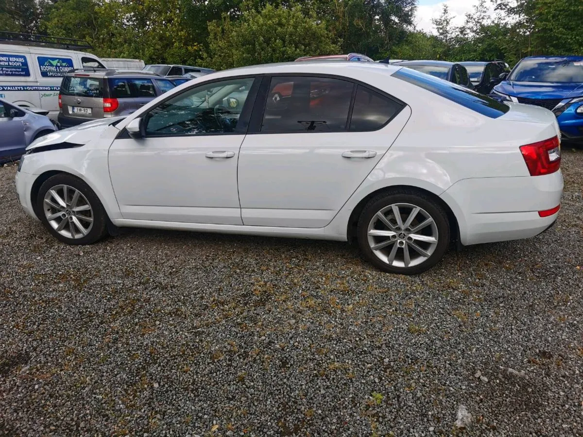 142 Skoda Octavia - Image 3
