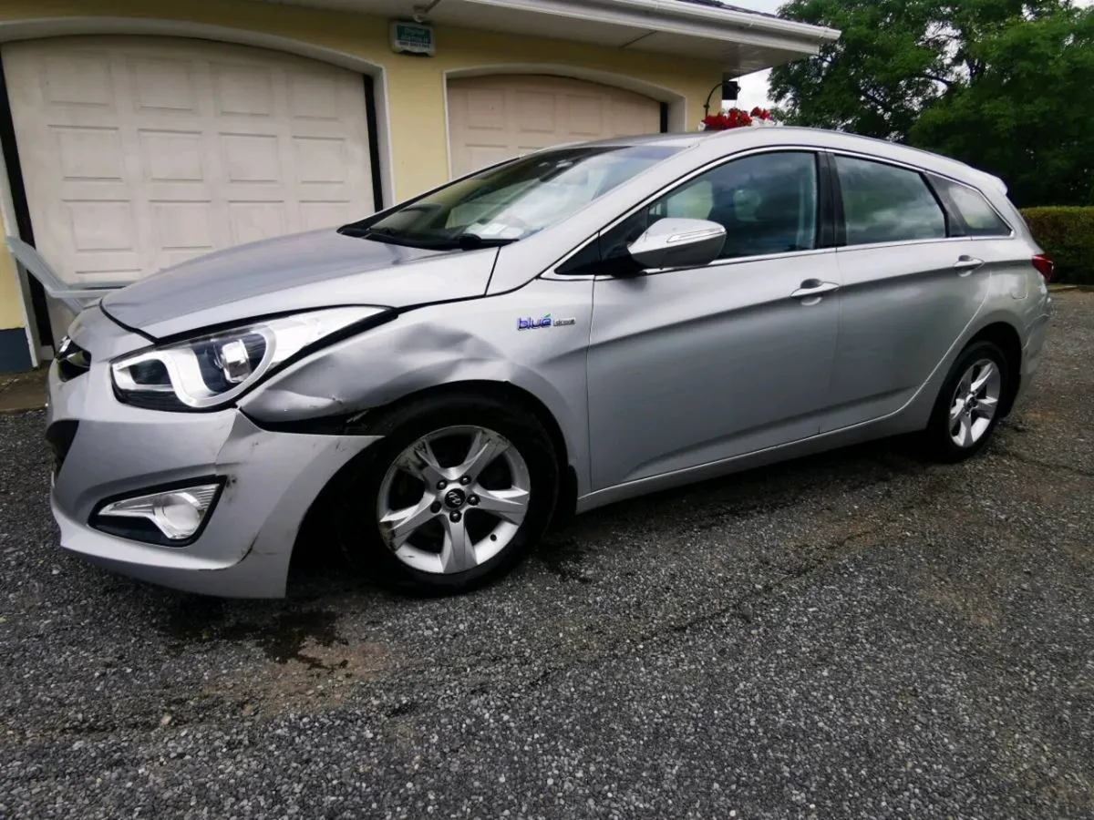 132 Hyundai i40 Estate NCT and Tax - Image 3