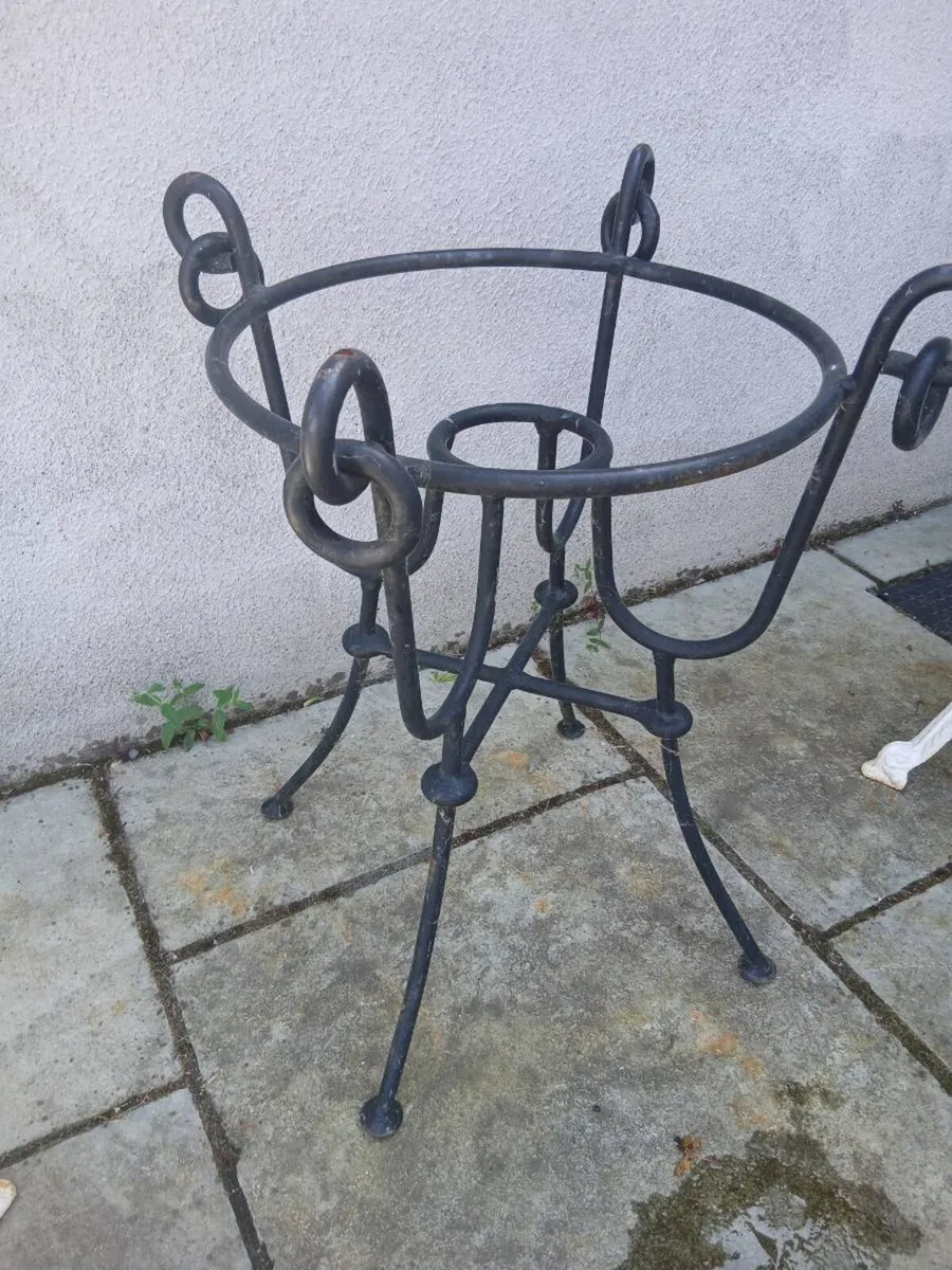 Patio Table ( heavy ) - Image 2