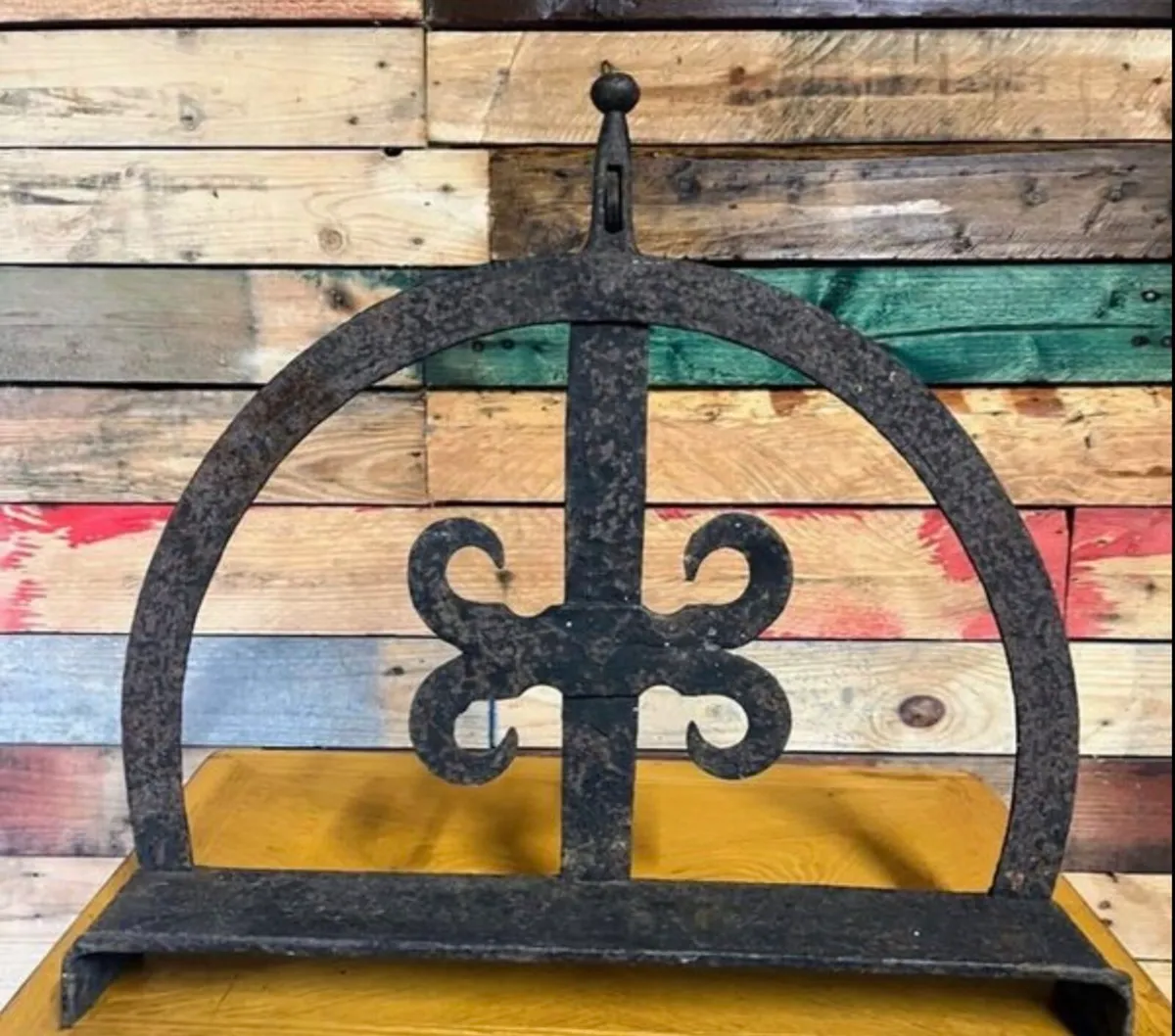 18th century Antique hardening stand