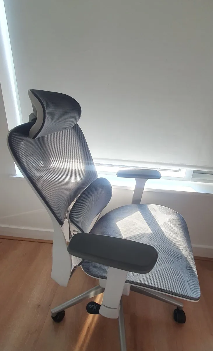Office chair - Image 2
