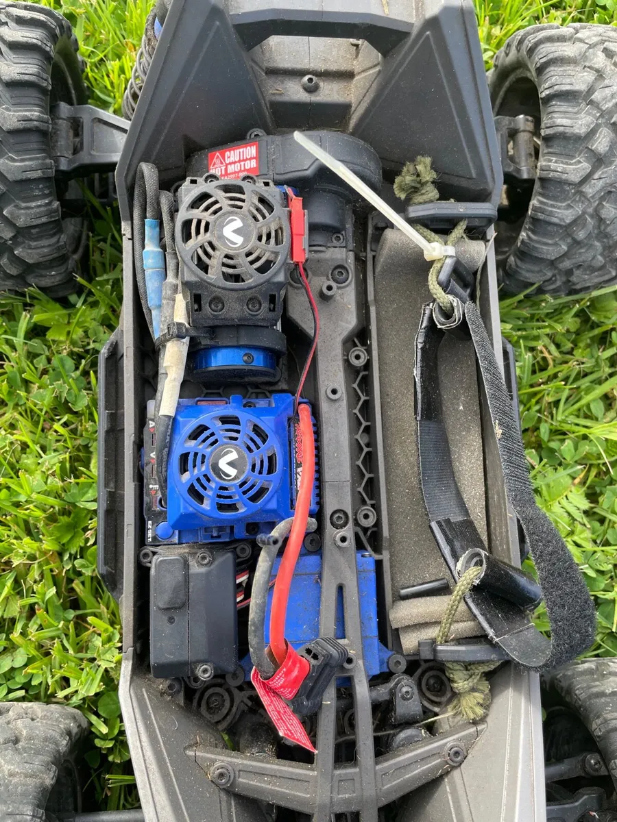 Traxxas Maxx RC Car Truck 1/10 scale - Image 2
