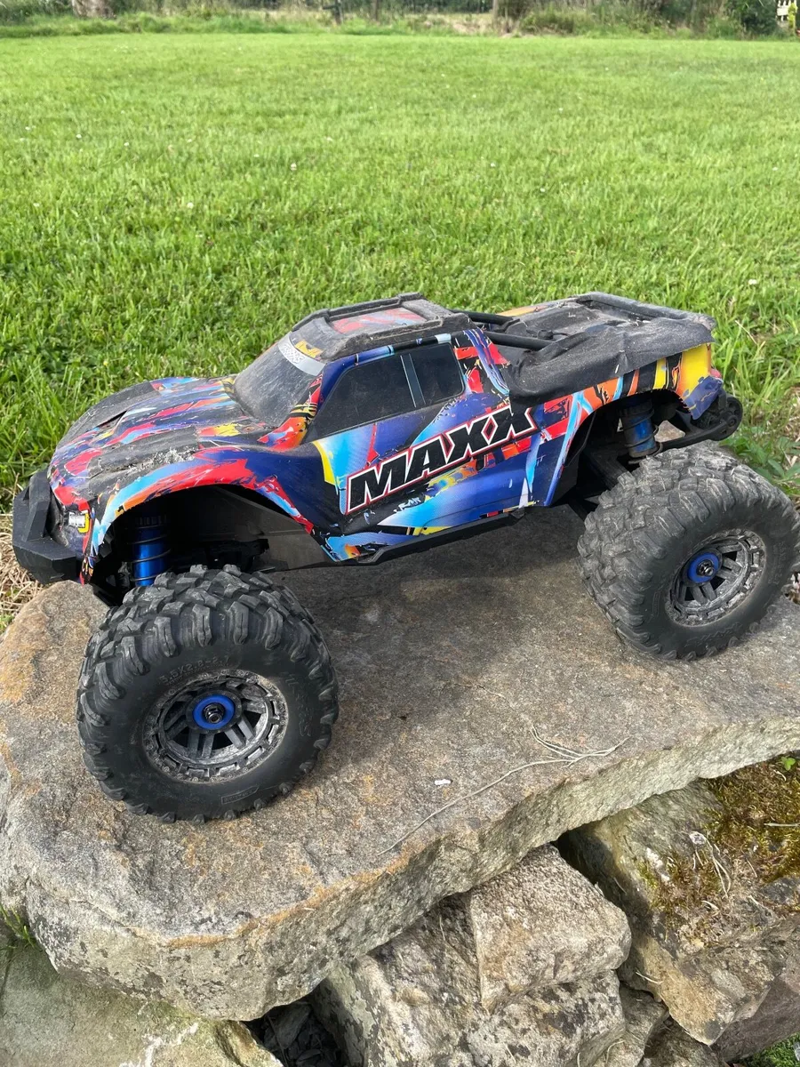 Traxxas Maxx RC Car Truck 1/10 scale - Image 1