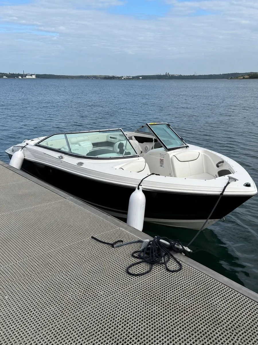 2009 Monterey 180 FS with trailer - Image 1