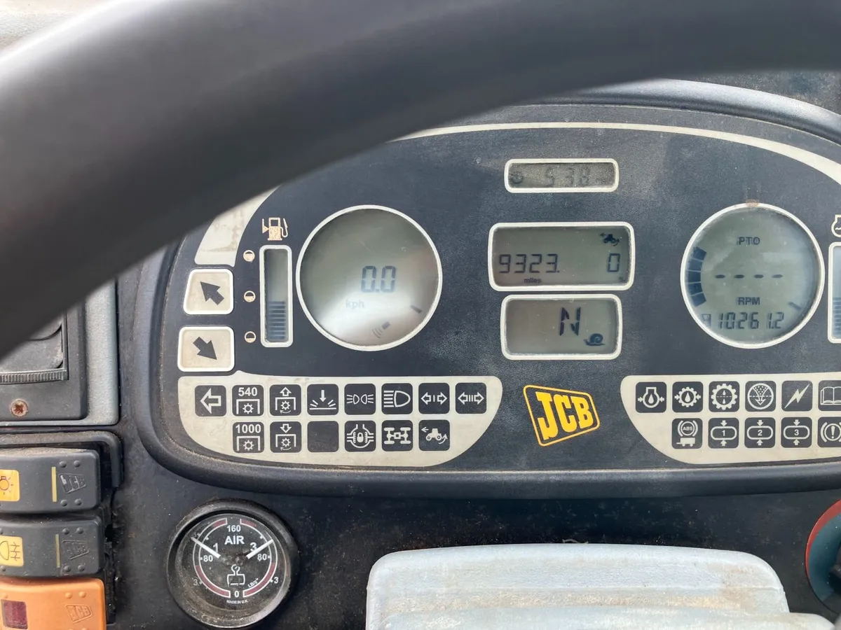 JCB Fastrac 2135 - Image 3