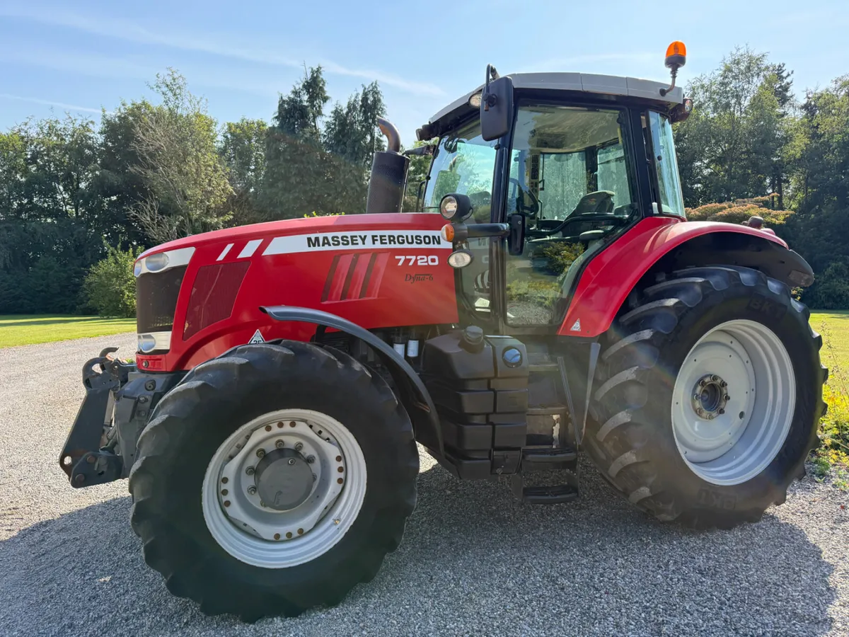 2017 Massey Ferguson 7720 Links and PTO €46950 - Image 3