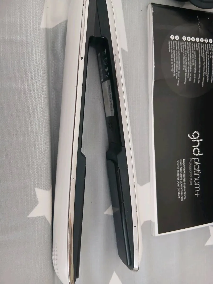 Ghd platinum + hair straighteners with carry case - Image 4