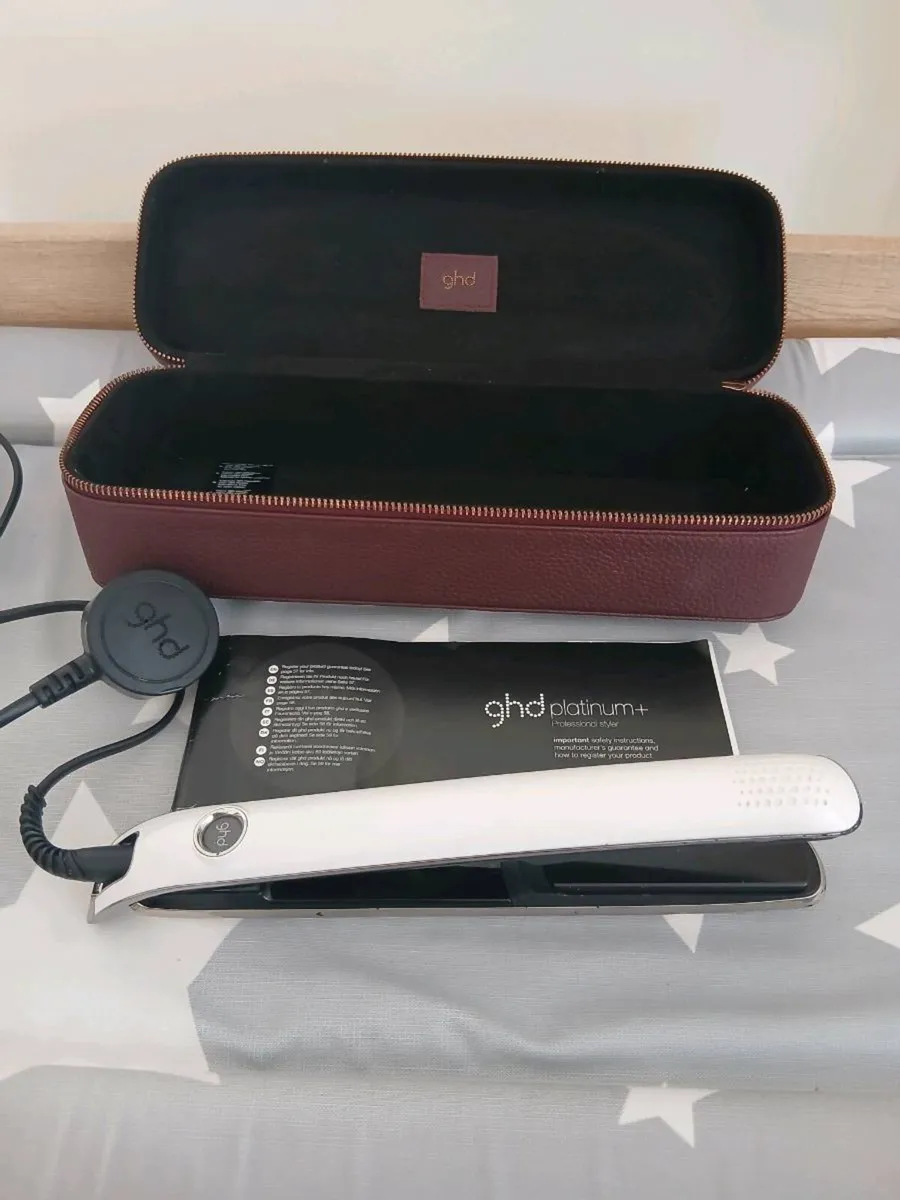 Ghd platinum + hair straighteners with carry case - Image 1
