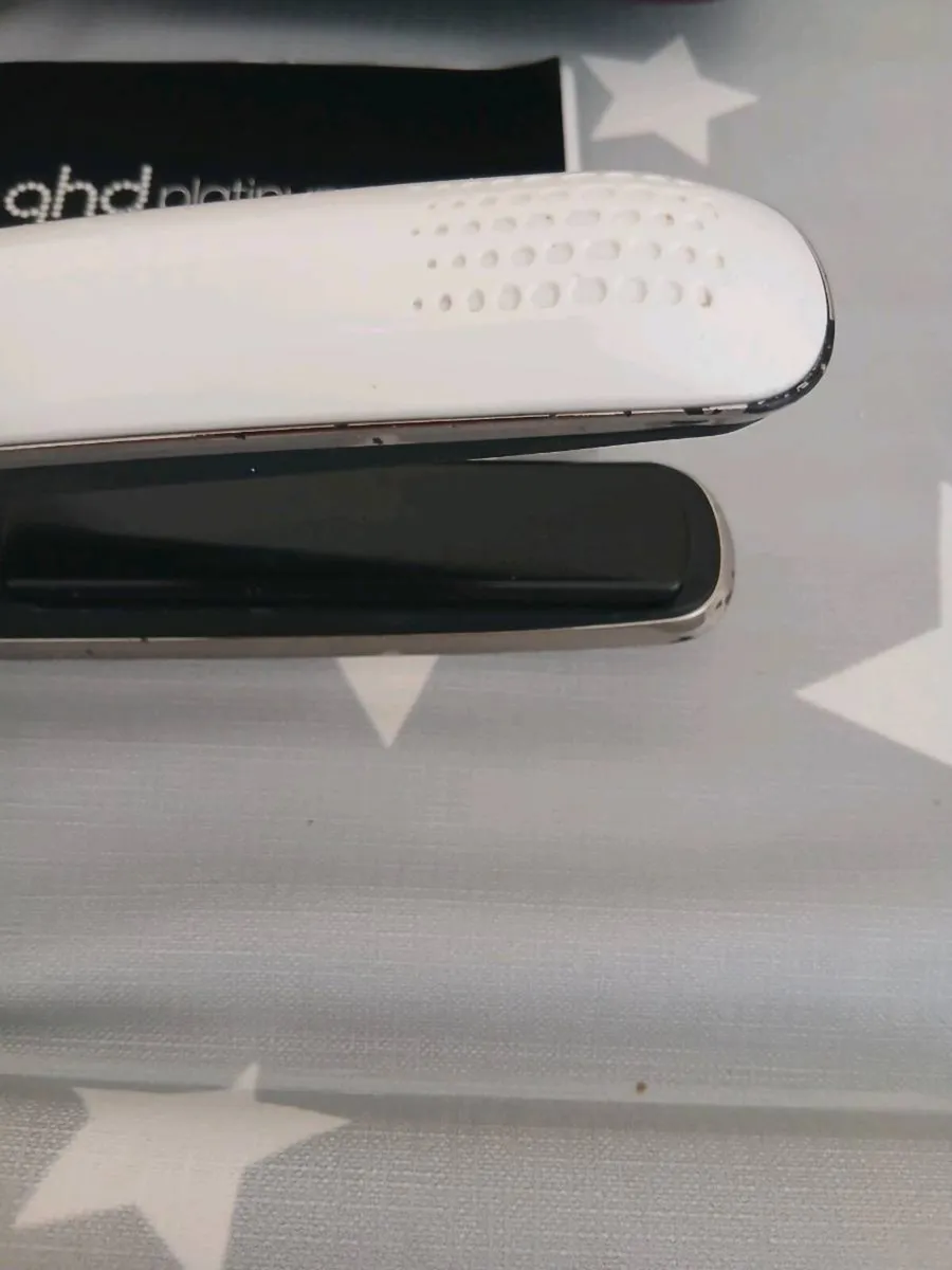 Ghd platinum + hair straighteners with carry case - Image 2
