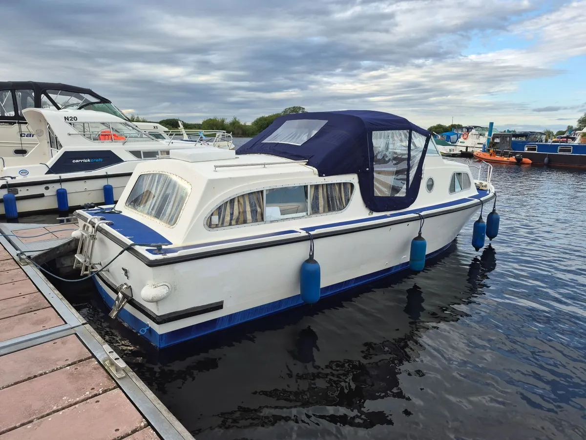 27' Elysian centre cockpit cruiser - Image 1