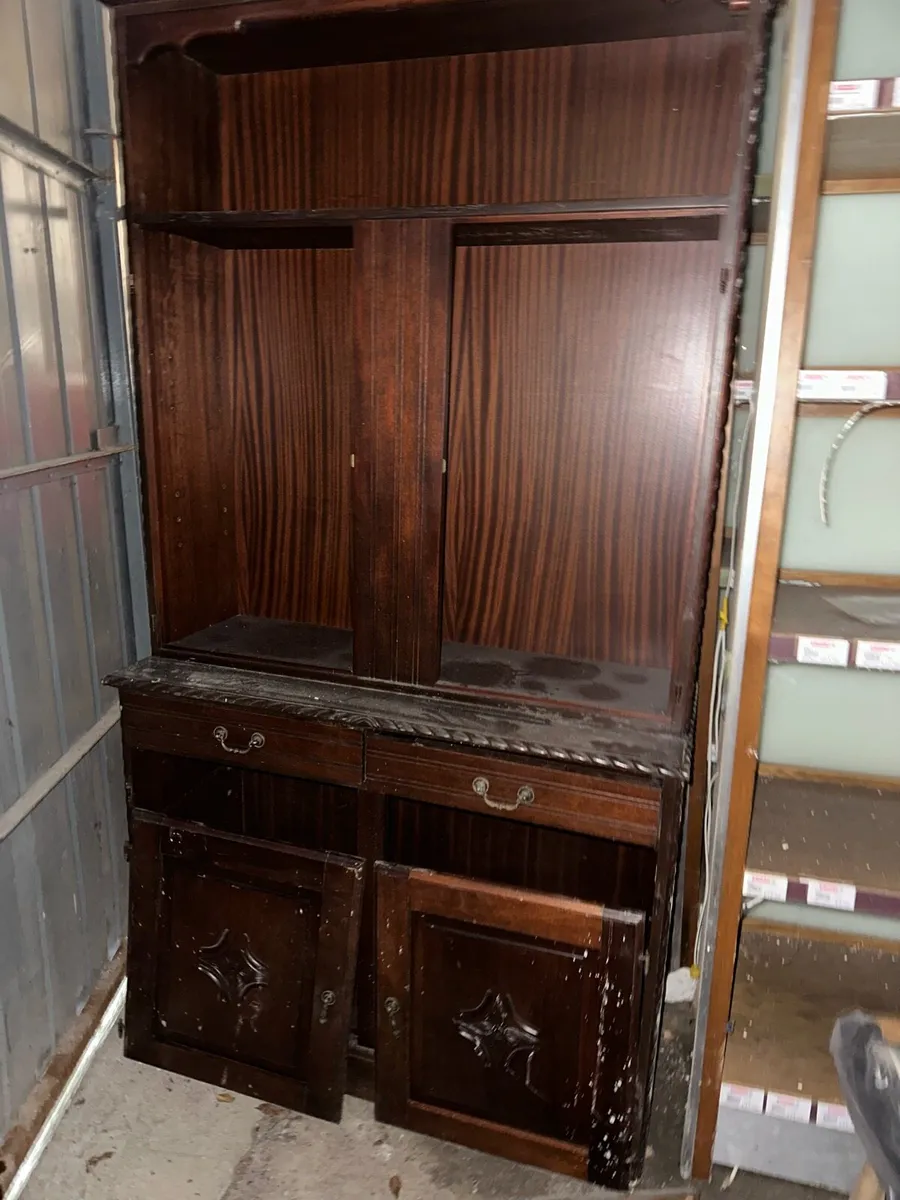 Kitchen cabinets - Image 1