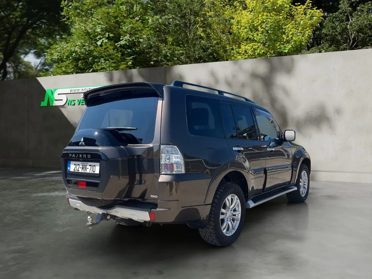 2021 Mitsubishi Pajero  Auto - Image 3
