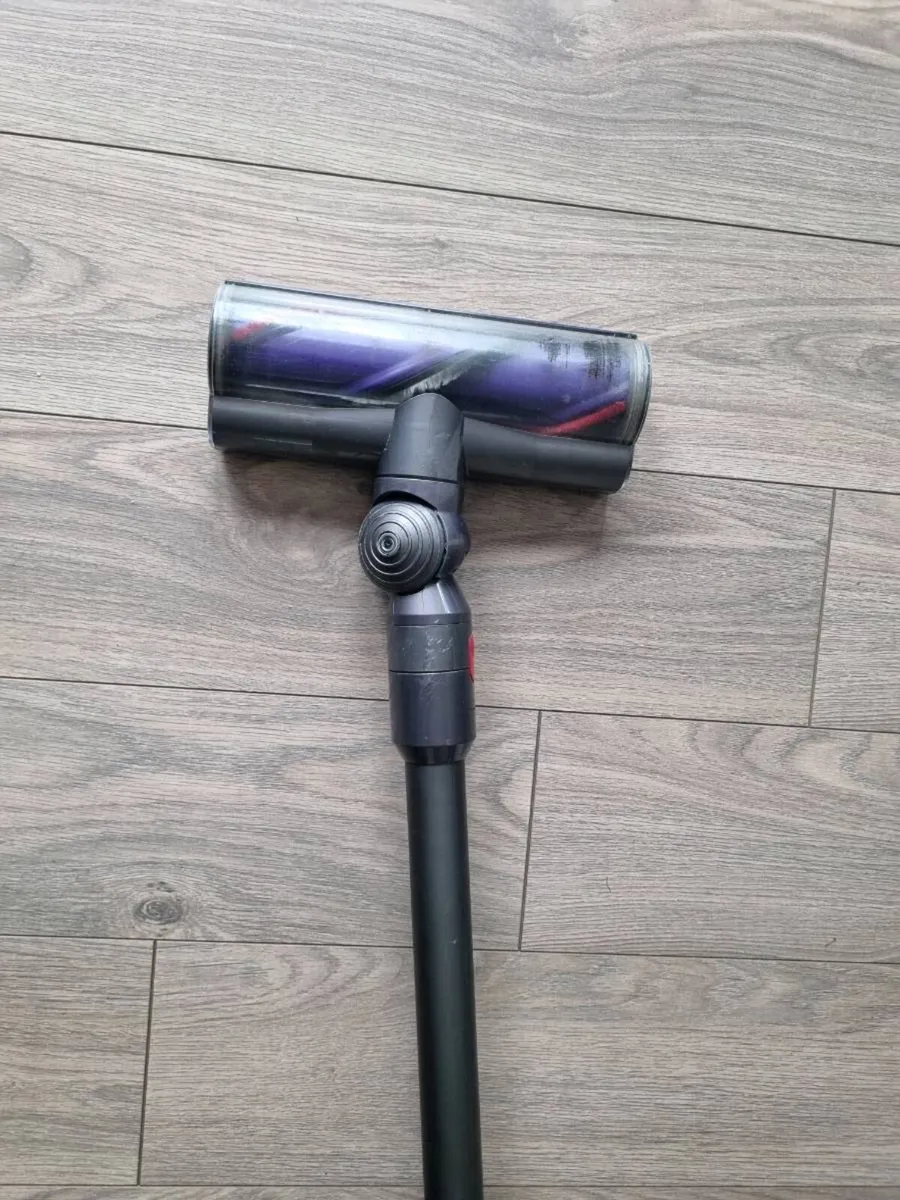Dyson v10 vaccum - Image 3