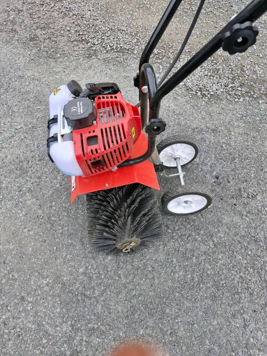 Yard sweeper - Image 4