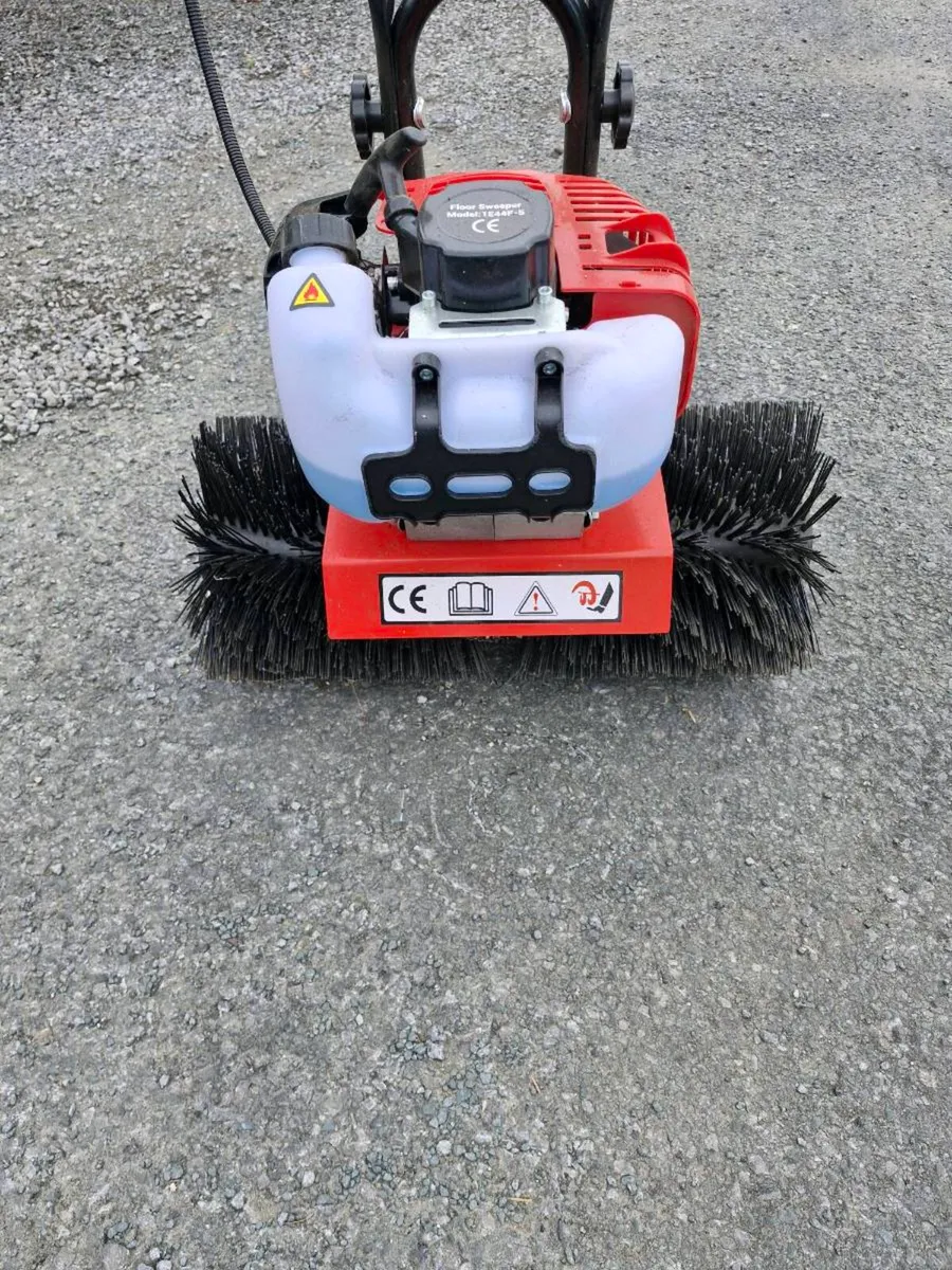 Yard sweeper - Image 3