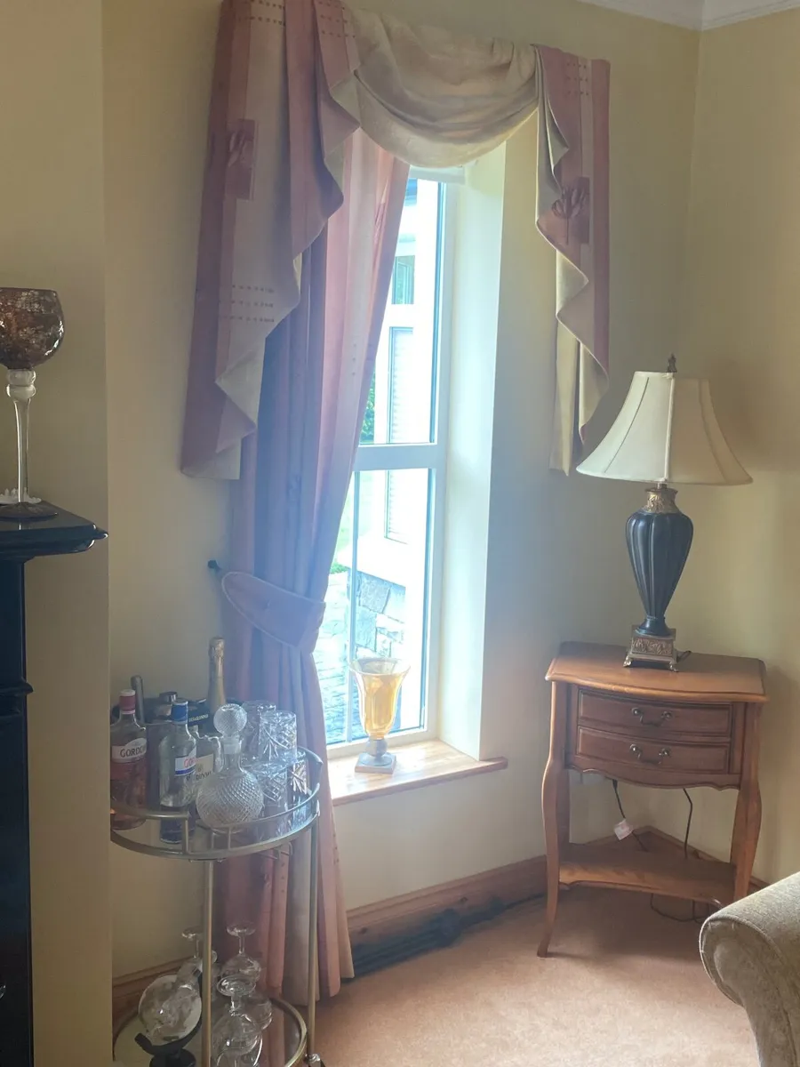 Curtains - Image 2