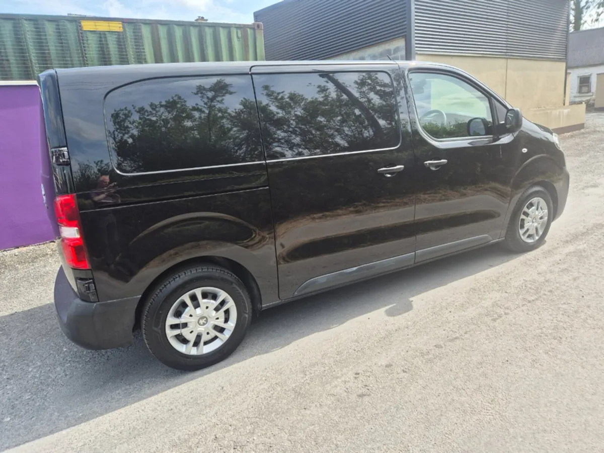Peugeot Expert PROFESSIONAL STD 1.5 HD HDI 120 6 - Image 4