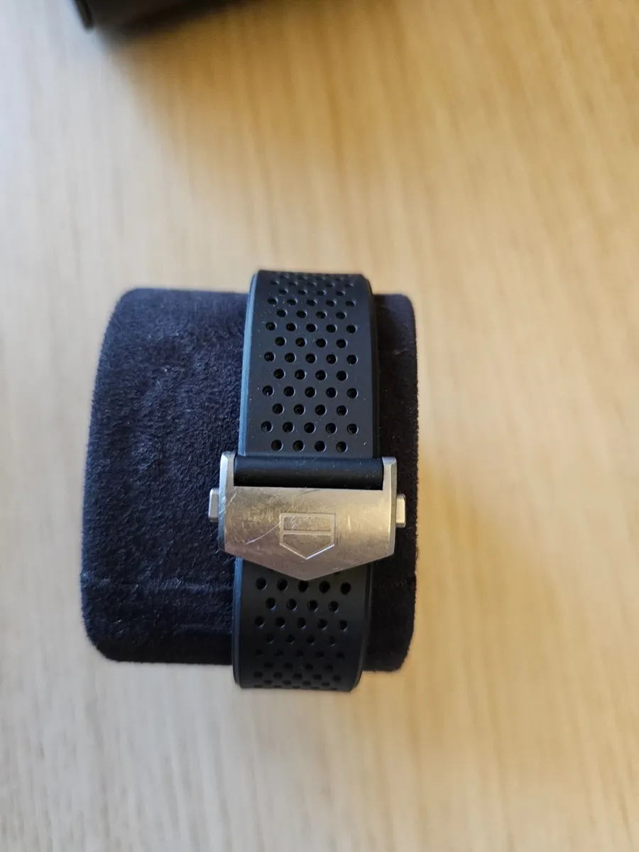 TAG Heuer Connected 45mm Titantium and Ceramic - Image 3
