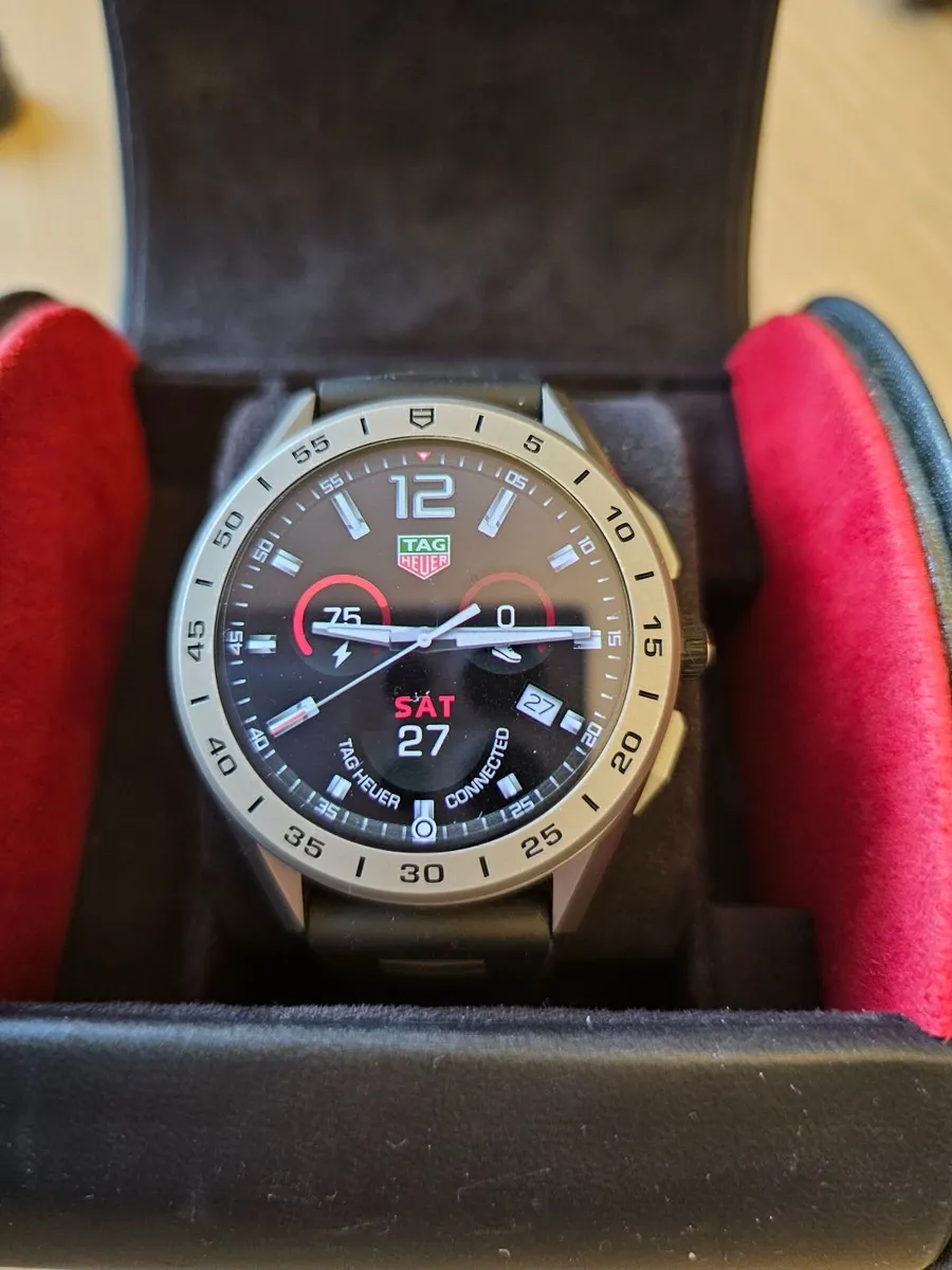 TAG Heuer Connected 45mm Titantium and Ceramic - Image 1