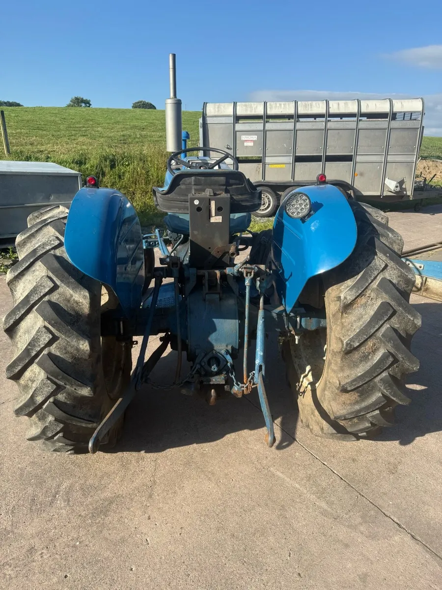 Ford 2000 - Image 3