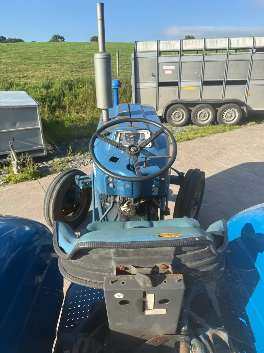 Ford 2000 - Image 4